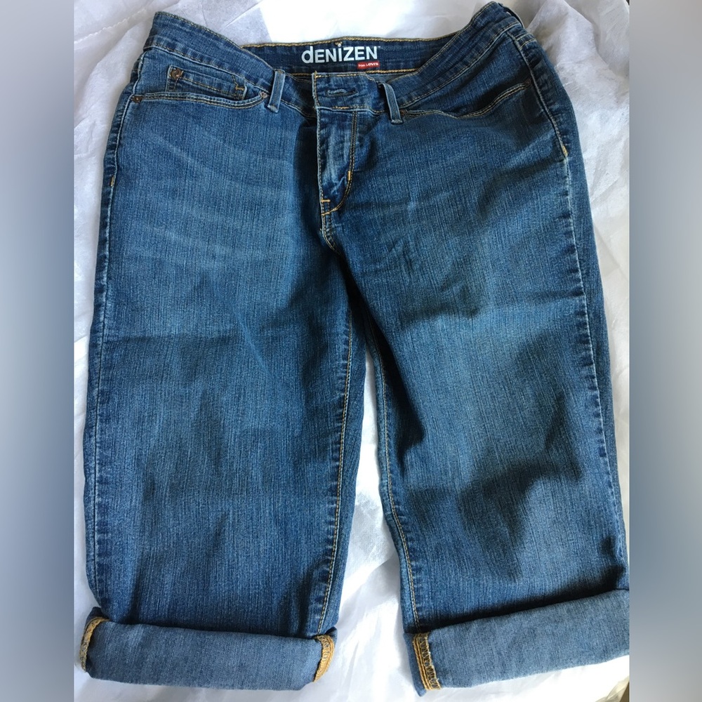 5/$20 2/$15 Levis Denizens Capris